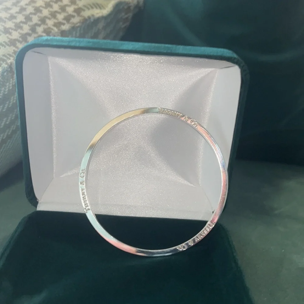 AUTHENTIC Tiffany & Co. Silver bangle (larger size) - Picture 2 of 7